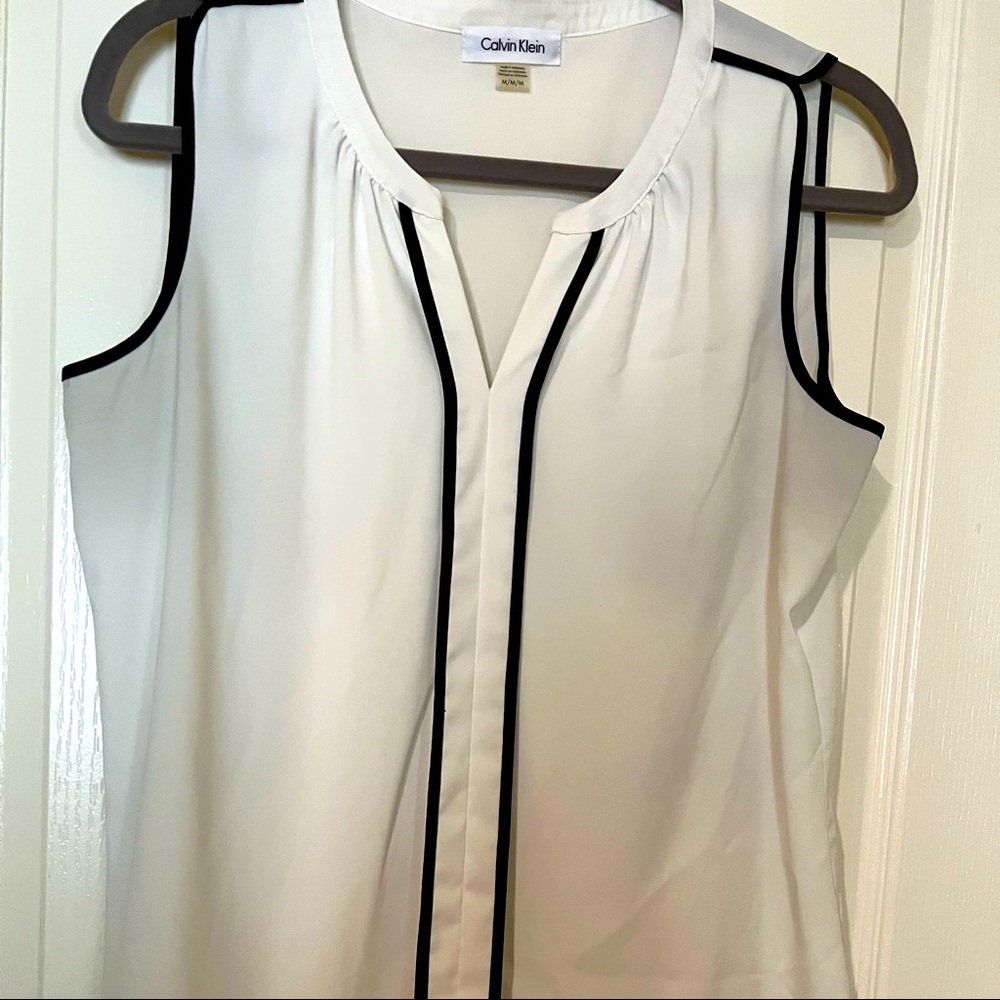 Sleeveless blouse